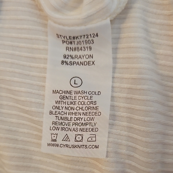 Cyrus Cream Sleeveless Blouse, Ribbed, NWT - Picture 4 of 5